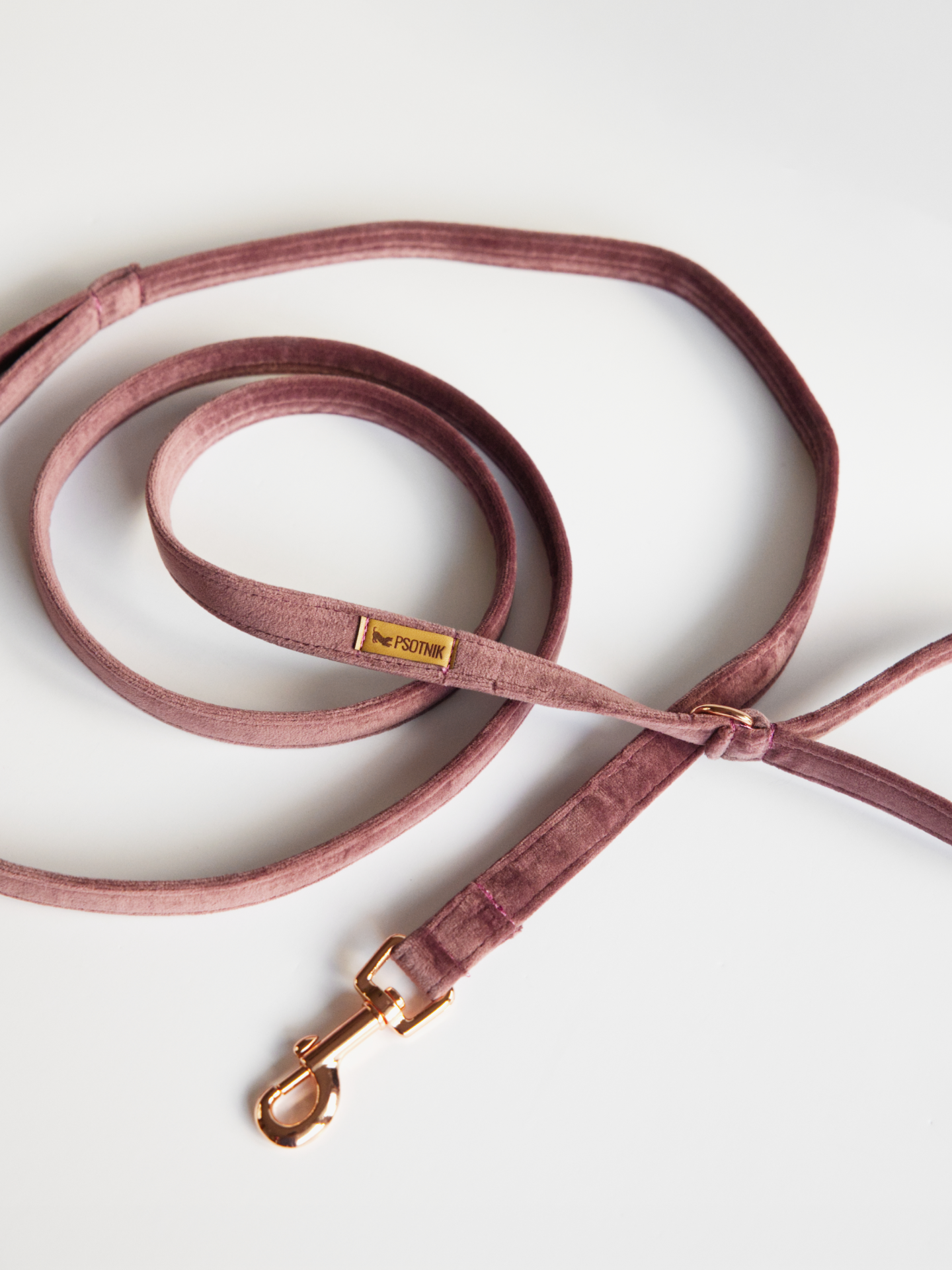 Welurowa wrzosowa smycz miejska dla psa