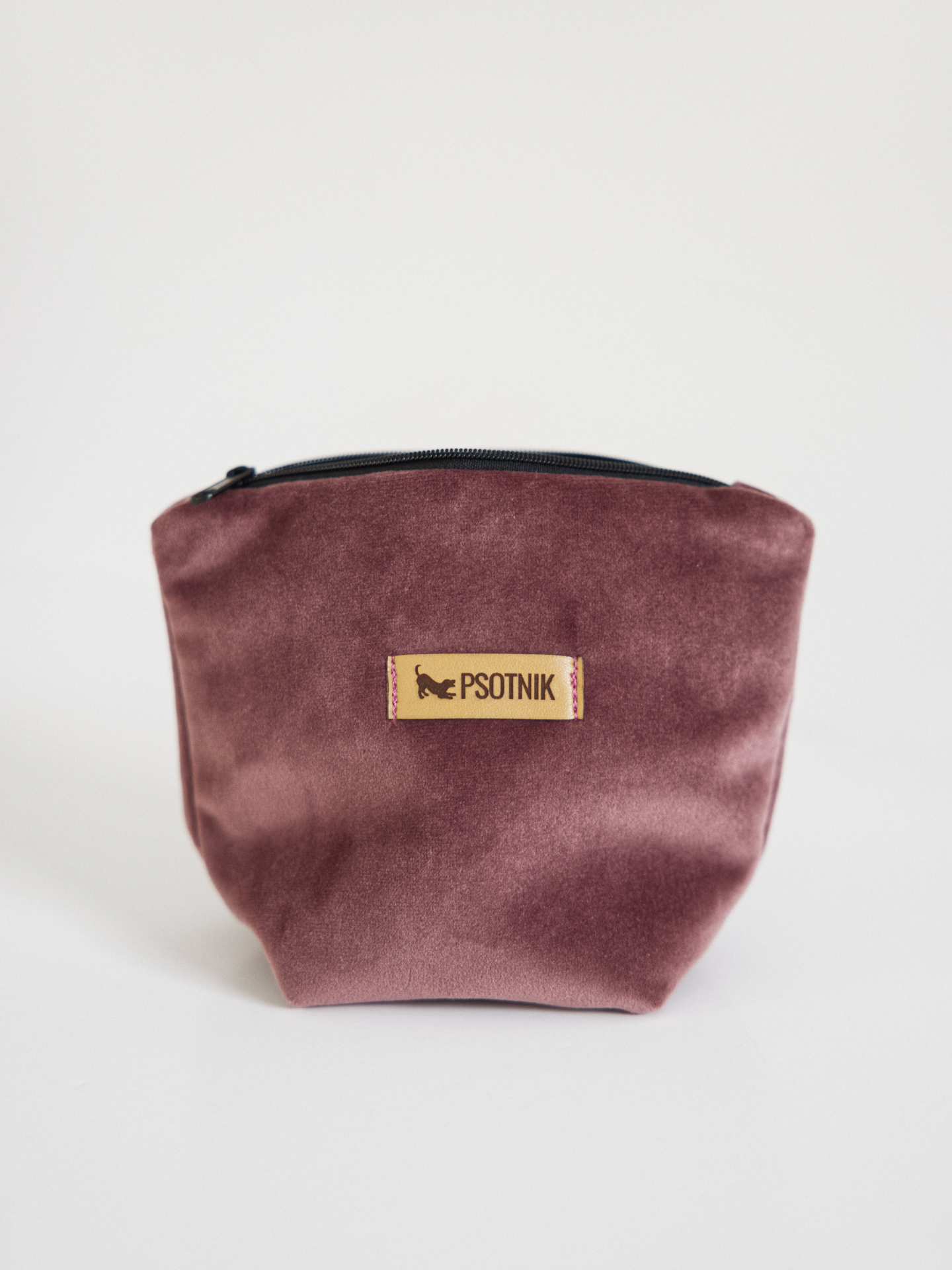 Welurowa wrzosowa saszetka na smaczki dla psa