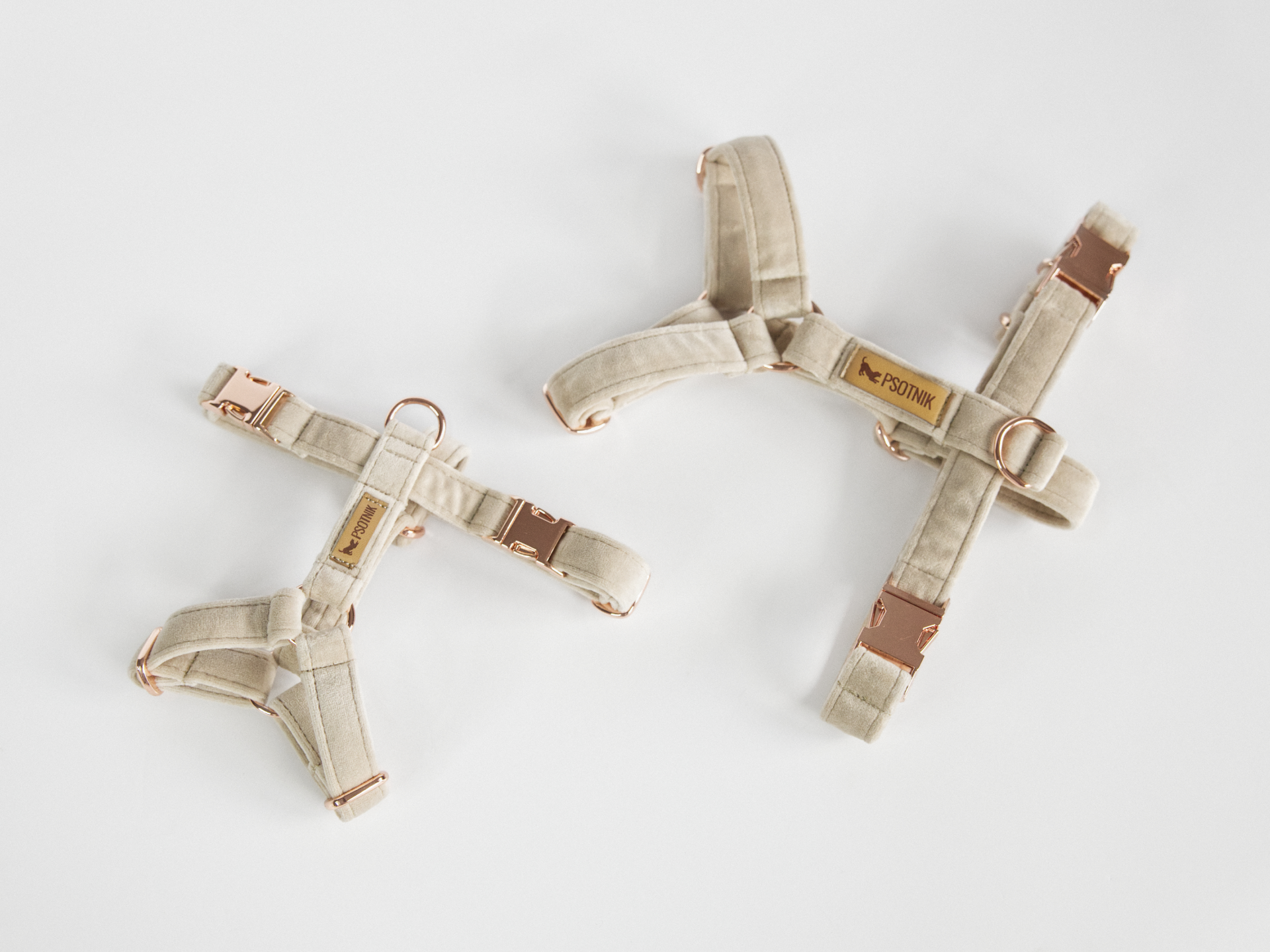 Welurowe szelki typu guard dla psa w kolorze jasnego beżu