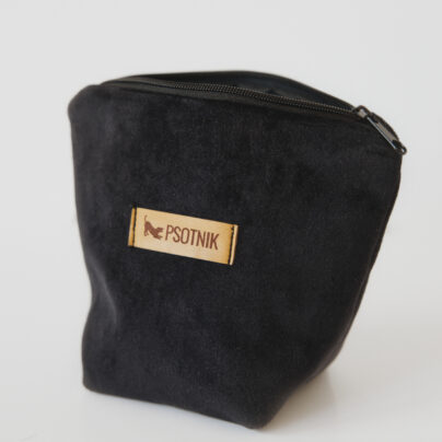 Otwarta saszetka na smaczki w kolorze czerni