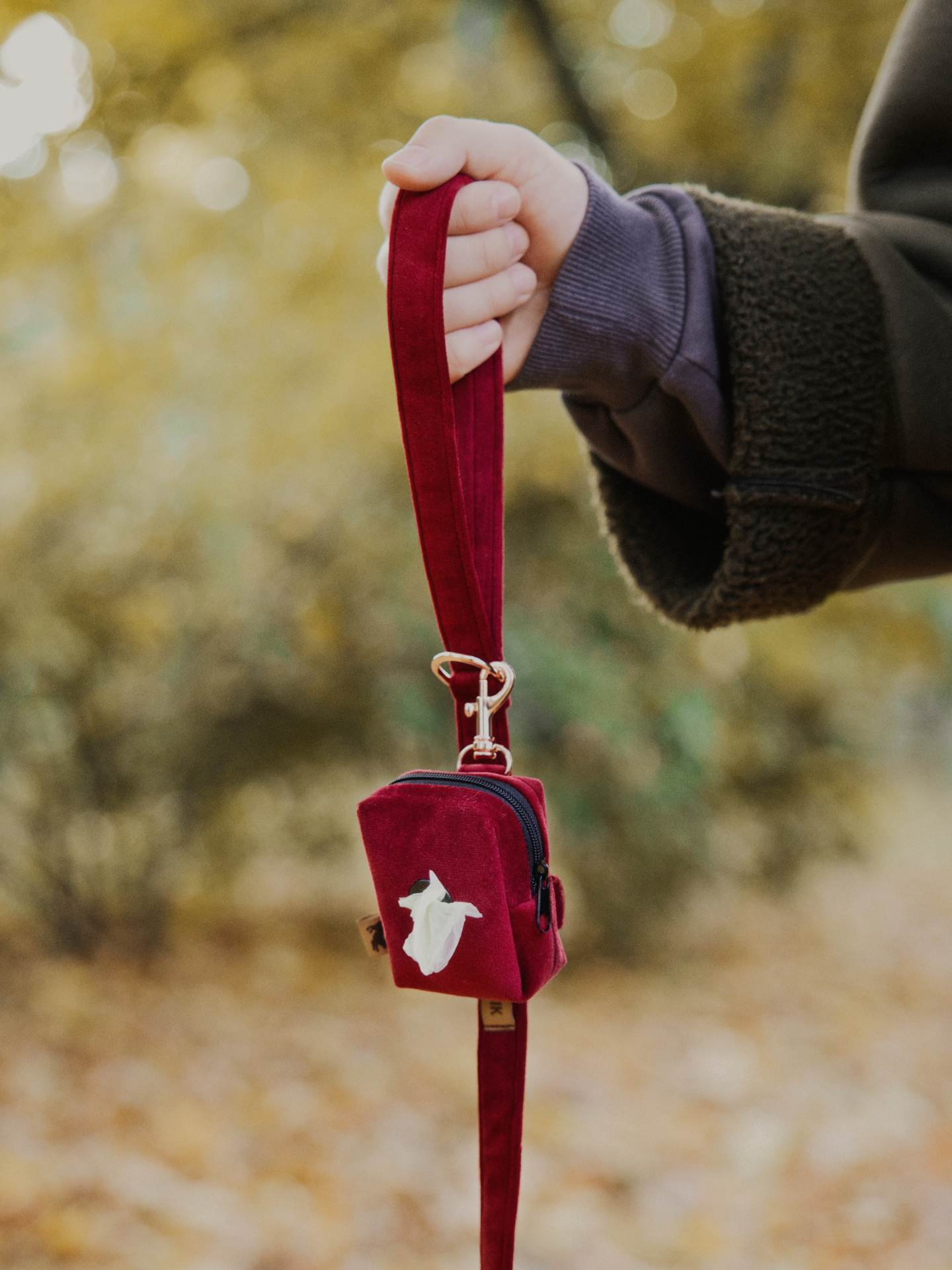 Zdjęcie bordowego etui na kupoworki