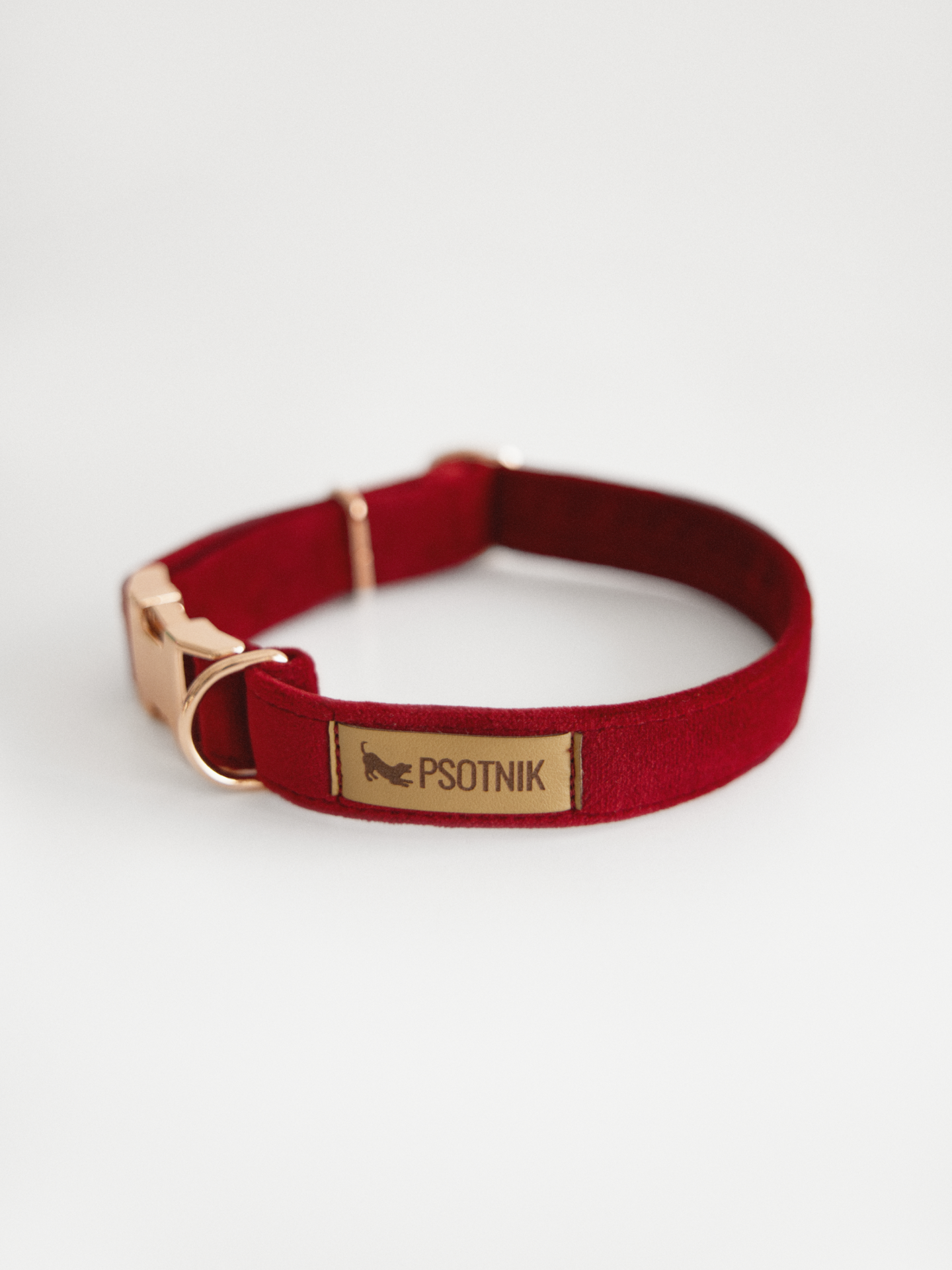 Bordowa welurowa obroża dla psa