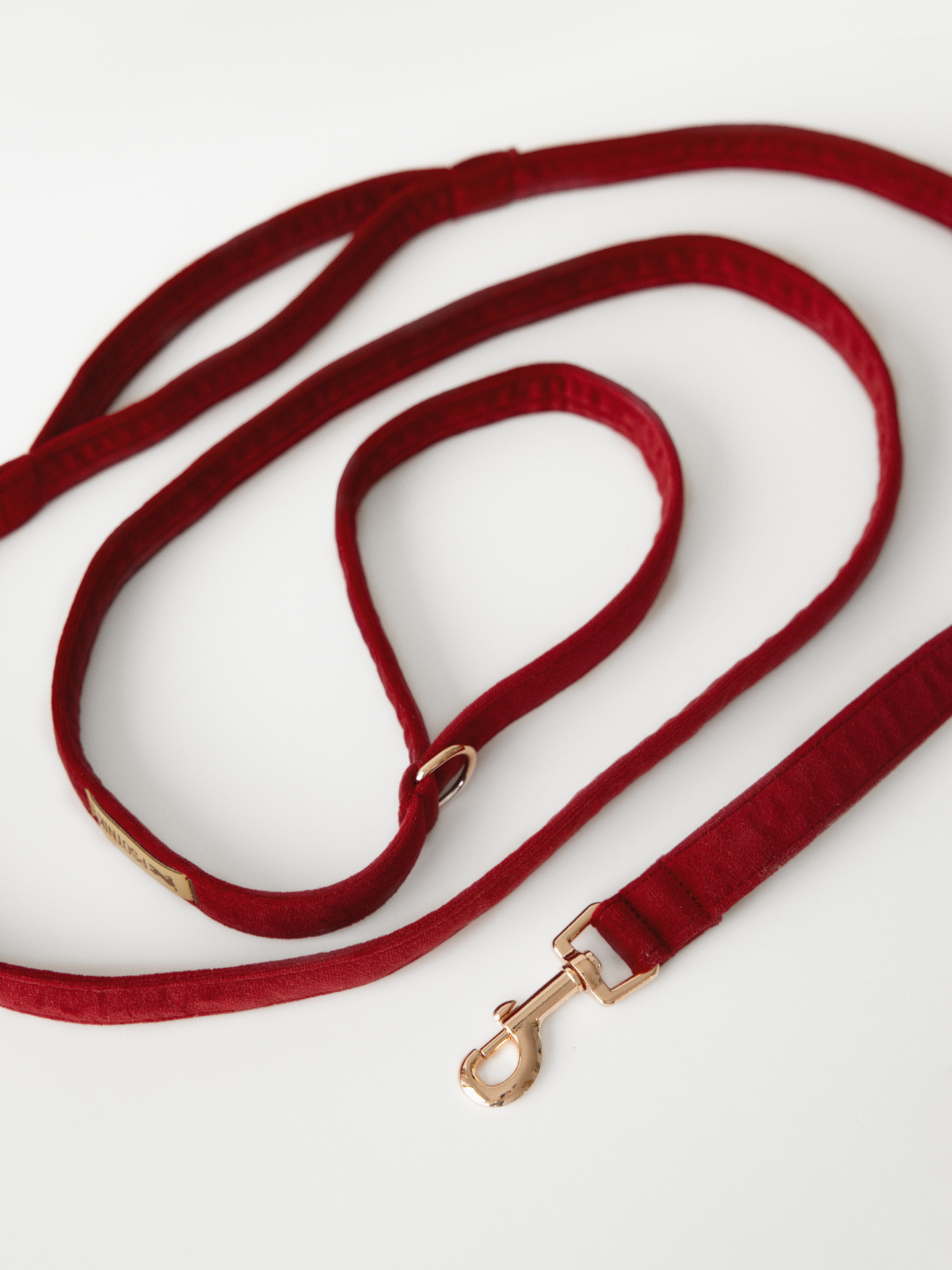 Bordowa welurowa smycz miejska dla psa