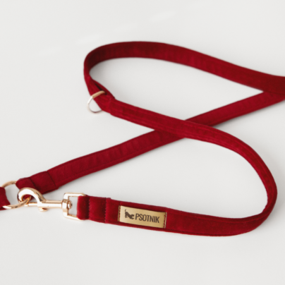 Bordowa welurowa smycz przepinana dla psa